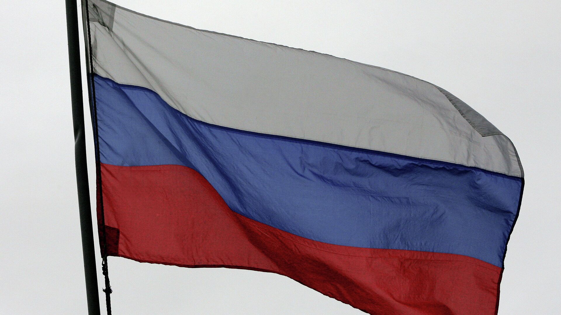 В ДНР инспекторы ВАИ организовали акцию "Российский триколор"